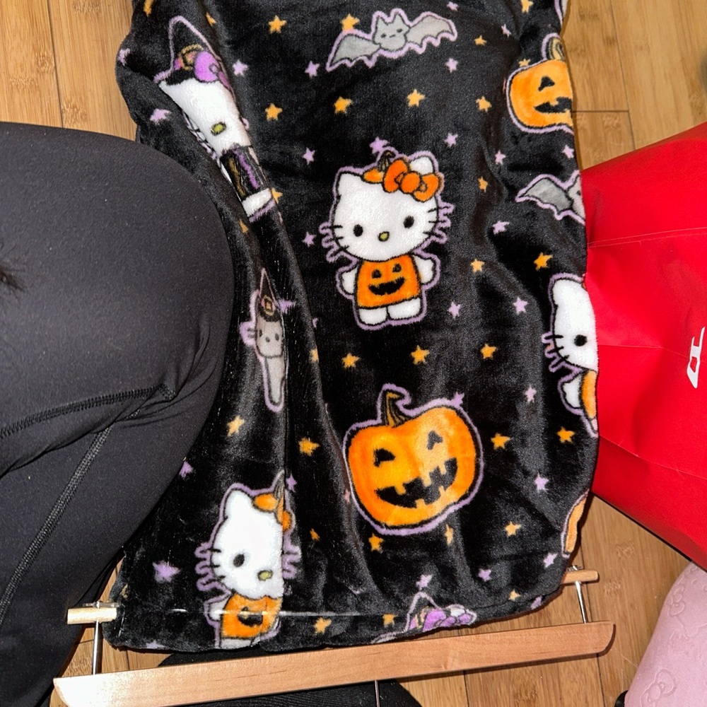 Hello Kitty Halloween blanket